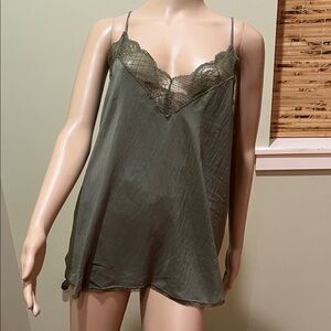 Primitive  Elegant Lace Trimmed Green Camisole Size M